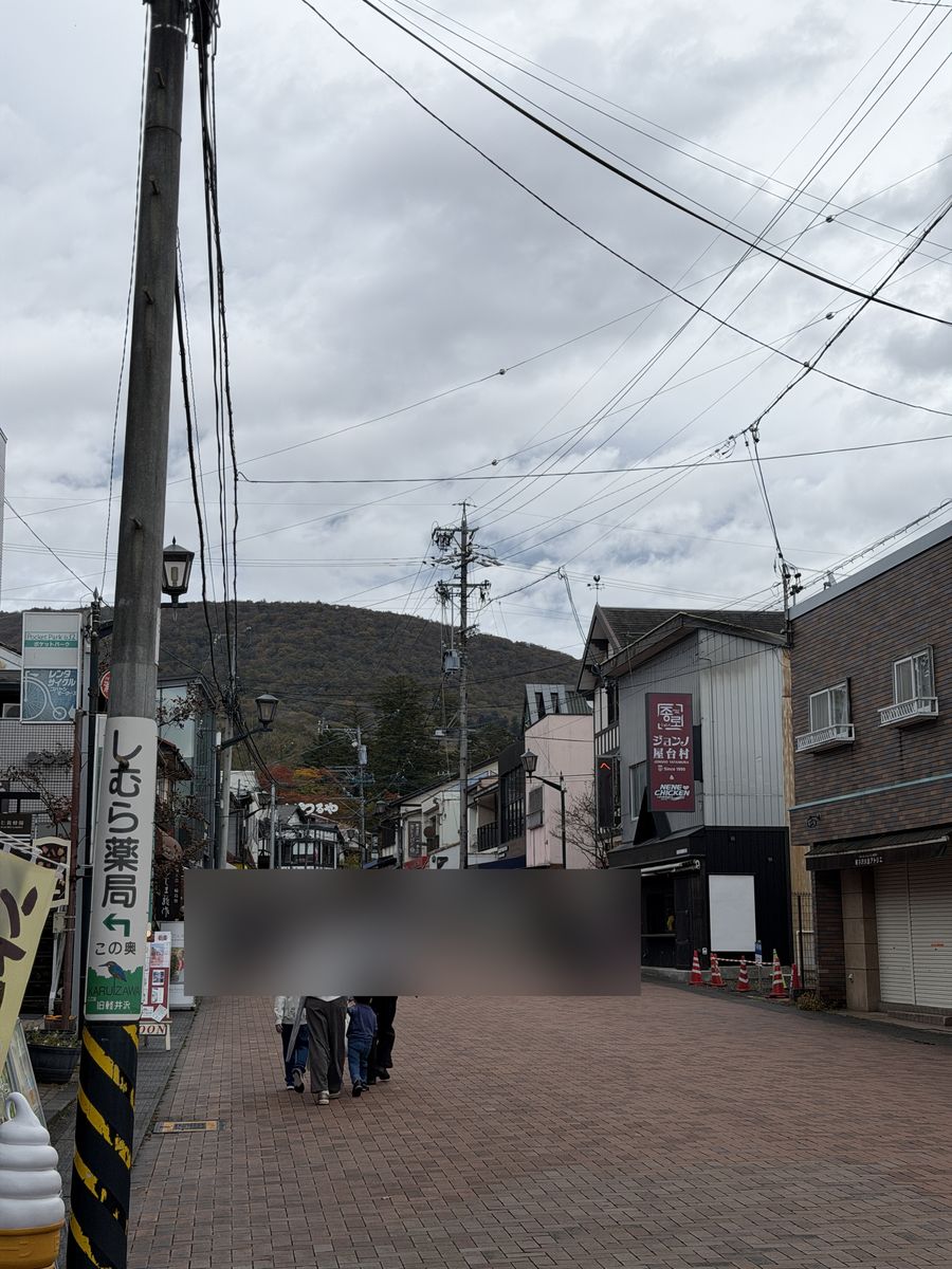 観光客でにぎわう旧軽井沢銀座通り